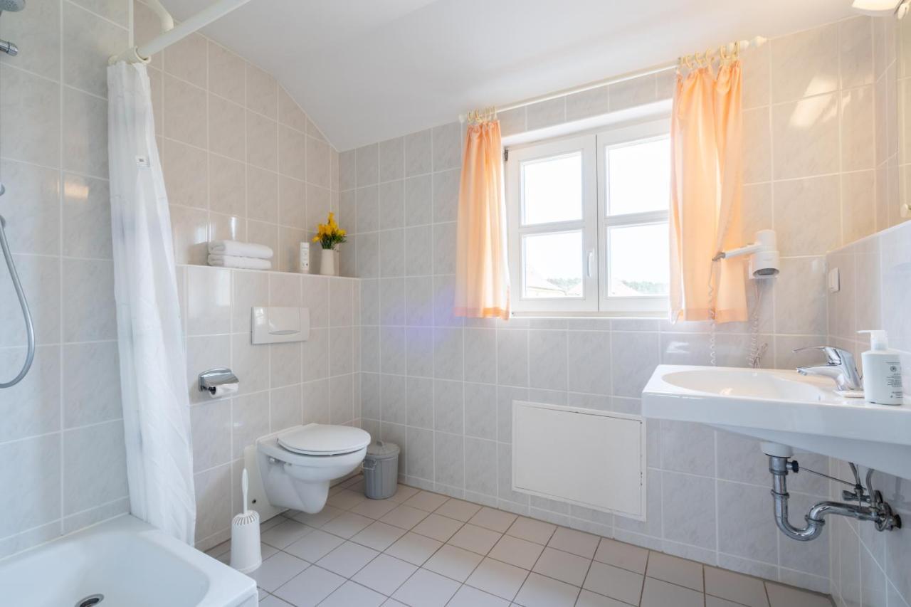 Feriendorf Rugana - Klassik Appartement Mit 1 Schlafzimmer D16 Dranske Dış mekan fotoğraf